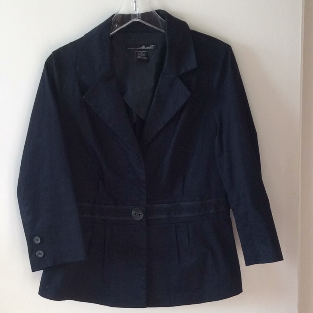 Crisp Navy Blazer with waist button & ribbon